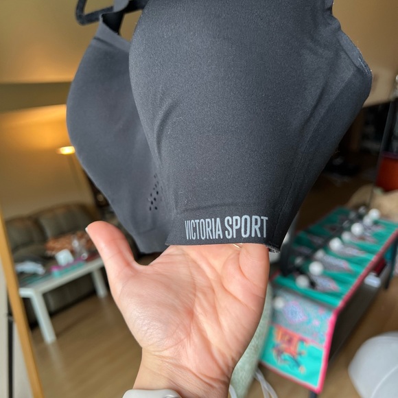 Victoria Sports Bra 32DDD high impact - Picture 4 of 6